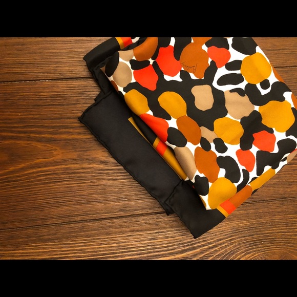 Burberry square scarf - Picture 3 of 8